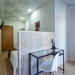 Rent a room of 250 m² in Valencia