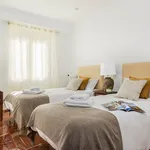 Rent 4 bedroom apartment of 1615 m² in Granada