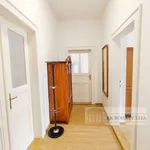 Pronajměte si 3 ložnic/e byt o rozloze 80 m² v Prague