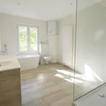 Huur 1 slaapkamer appartement van 135 m² in SCHAERBEEK