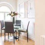 Rent 2 bedroom apartment of 883 m² in Dublin