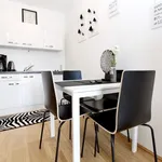 Rent 1 bedroom apartment of 517 m² in Vienna