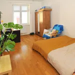 Pronajměte si 4 ložnic/e byt o rozloze 105 m² v Prague