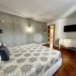 Rent 4 bedroom house of 300 m² in Napoli