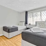 Rent 5 bedroom flat in South East England