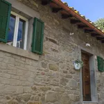 Rent 5 bedroom apartment in Cortona