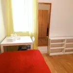 Rent 4 bedroom apartment in Barcelona