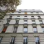 Appartement de 800 m² avec 3 chambre(s) en location à Paris