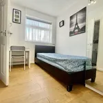 Rent 4 bedroom flat in West Midlands