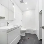 Appartement de 990 m² avec 5 chambre(s) en location à Montreal