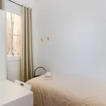 Rent 4 bedroom apartment in Barcelona