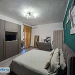 Affitto 3 camera appartamento di 78 m² in Naples