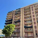 Affitto 5 camera appartamento di 140 m² in Palermo