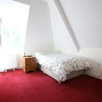 Rent 2 bedroom apartment in Mole Valley