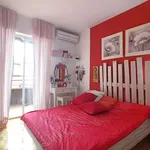 Rent a room of 90 m² in madrid