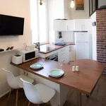 Appartement de 323 m² avec 1 chambre(s) en location à Lyon