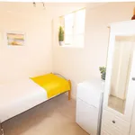 Rent 1 bedroom house of 100 m² in Lincoln