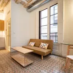 Rent 1 bedroom apartment of 28 m² in Barcelona