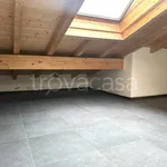 Affitto 2 camera appartamento di 75 m² in Albese con Cassano