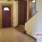 Rent 5 bedroom house of 220 m² in Torri