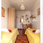 Rent a room of 75 m² in Lisboa