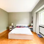 Maison de 3700 m² avec 5 chambre(s) en location à Uccle