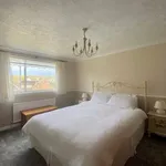 Rent 3 bedroom flat in Brighton