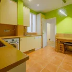 Rent a room of 150 m² in madrid