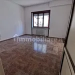 Affitto 5 camera appartamento di 255 m² in Lecce