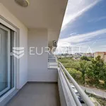 Rent 3 bedroom apartment of 66 m² in Split