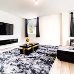 Rent 5 bedroom flat of 74 m² in Luton