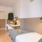 Rent 5 bedroom apartment in Barcelona