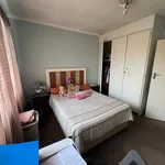 Rent 2 bedroom apartment in Roodepoort