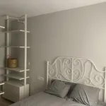 Rent a room of 92 m² in Alicante