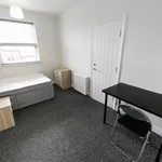 Rent 6 bedroom house in Leeds