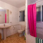 Rent a room of 130 m² in granada