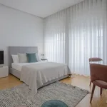 Rent 1 bedroom apartment of 40 m² in Porto