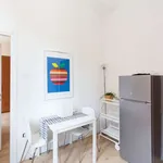 Rent 1 bedroom apartment of 35 m² in milan