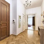 Pronajměte si 4 ložnic/e byt o rozloze 111 m² v Prague