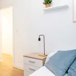 Rent a room of 85 m² in Zaragoza