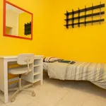 Rent 2 bedroom apartment of 50 m² in milan