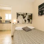 Rent a room of 65 m² in granada