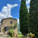 Rent 9 bedroom apartment of 250 m² in Cortona