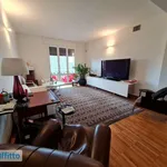 Rent 4 bedroom apartment of 130 m² in Milan