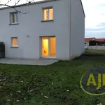 Rent 4 bedroom house of 91 m² in Le Pallet