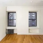 Rent 2 bedroom apartment in Manhattan