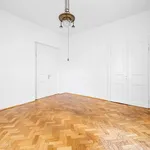 Rent 4 bedroom apartment of 117 m² in Prague