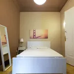 Rent a room of 189 m² in barcelona