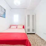 Rent a room of 80 m² in valencia