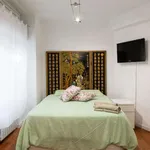 Rent a room of 100 m² in madrid